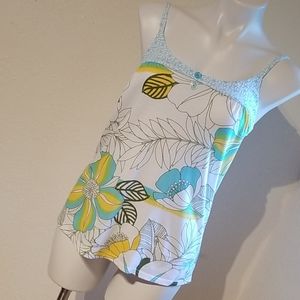 Roxy's tank small‎